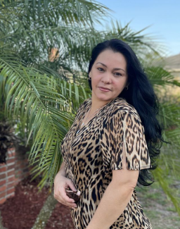 <em><strong>Nadine L.</strong></em>